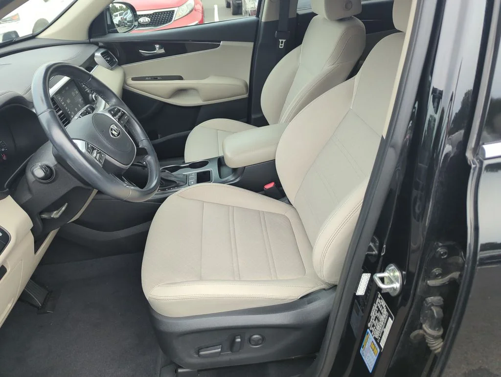 Used 2020 Black Kia LX image 12