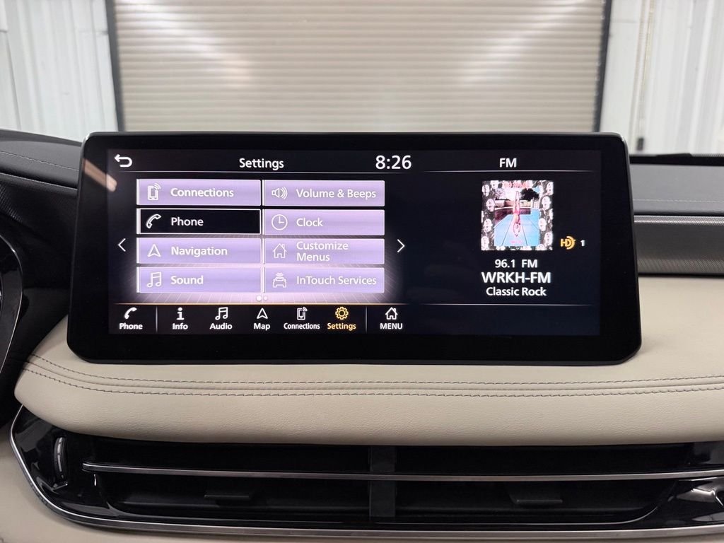 Used 2023 White INFINITI LUXE image 20