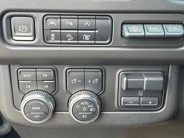 2023 GMC Yukon AT4 - Photo 27