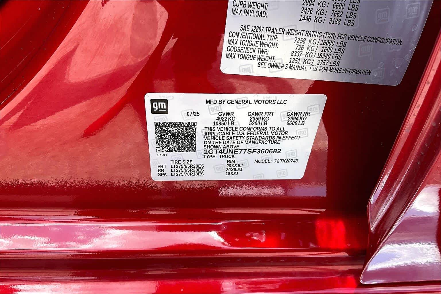 Used 2025 Volcanic Red Tintcoat GMC SLT image 34