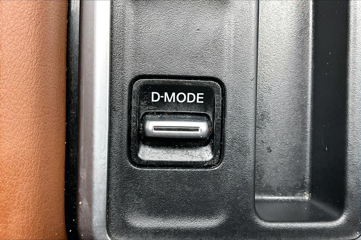 Used 2025 Boulder Gray Pearl Nissan Platinum image 33