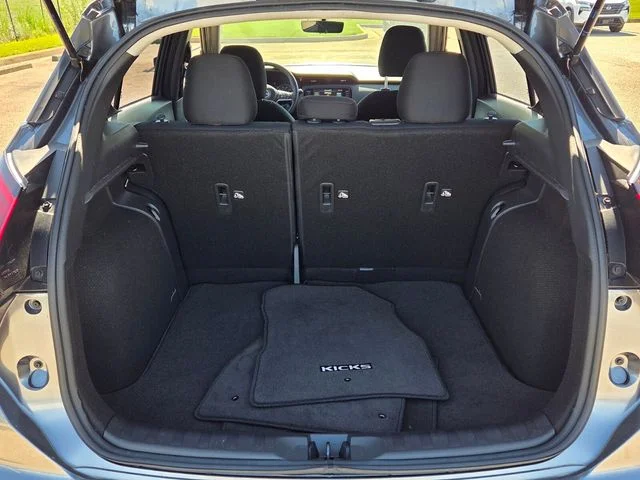 Used 2024 Gray Nissan SR image 13