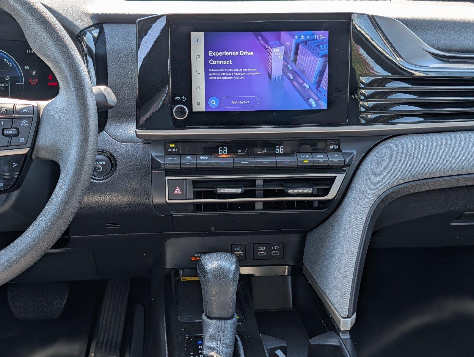 Used 2025 Ice Cap Toyota LE image 30