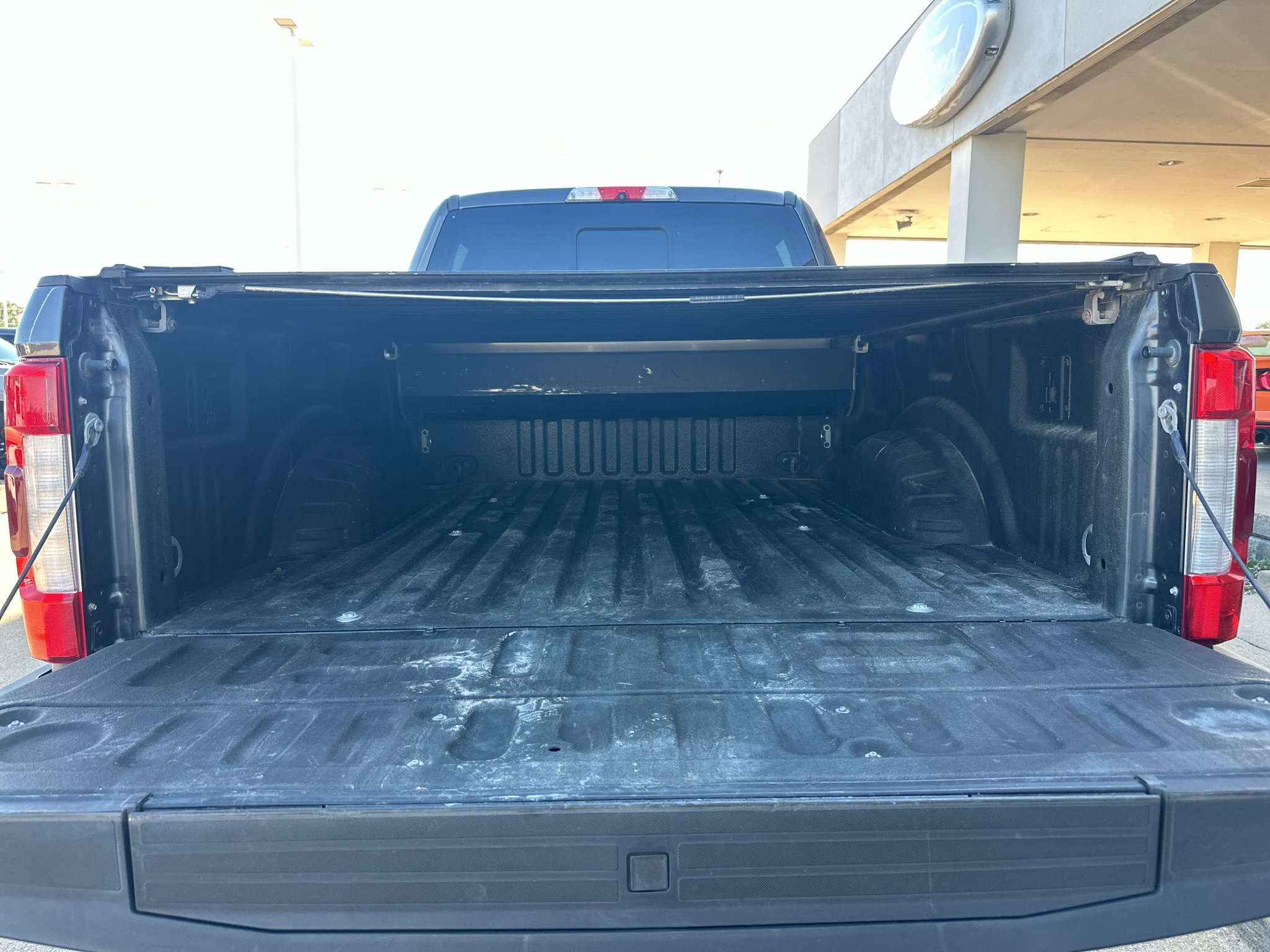 Used 2017 Magnetic Metallic Ford Platinum image 7