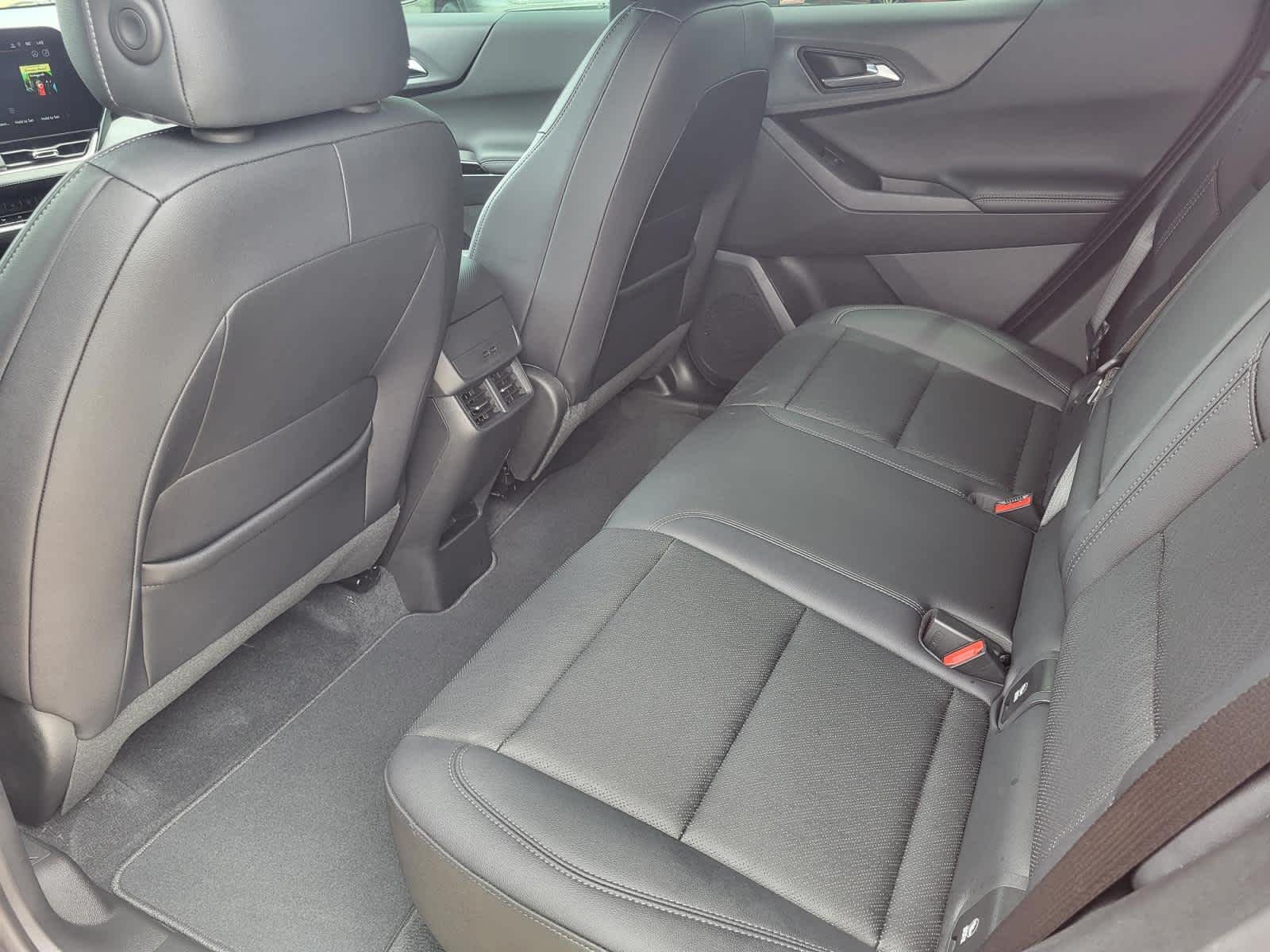 Used 2025 Radiant Red Tintcoat Chevrolet FWD LT image 13