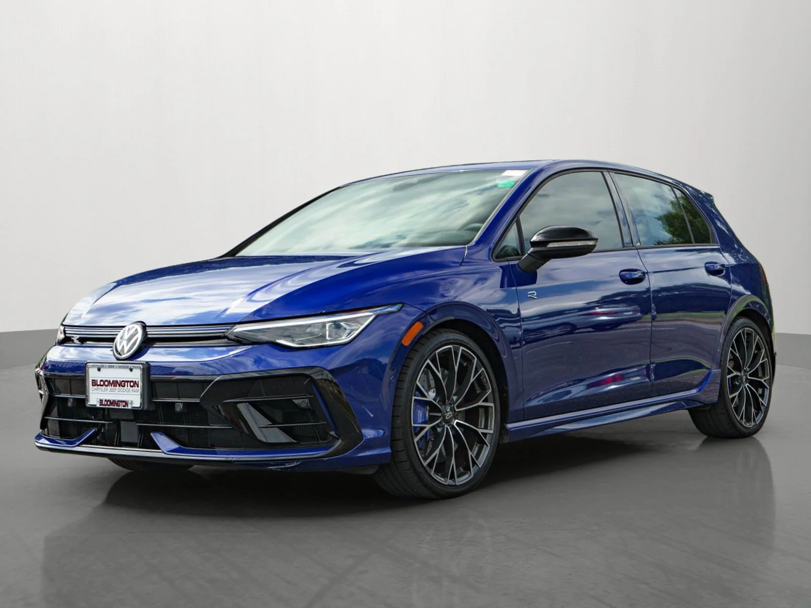 Used 2025 Lapiz Blue Metallic Volkswagen 2.0T image 3