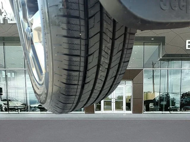 Used 2017 Gray Jeep Trailhawk image 12