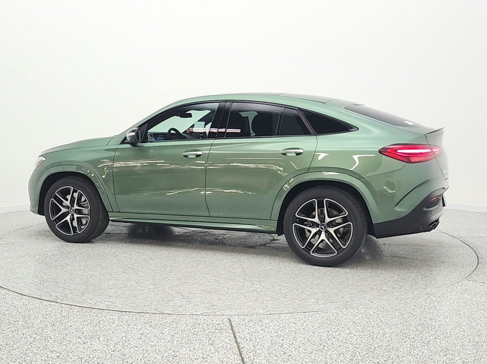 New 2026 MANUFAKTUR Ireland Mid Green Metallic Mercedes-Benz AMG® GLE 53 4MATIC+ Coupe image 8