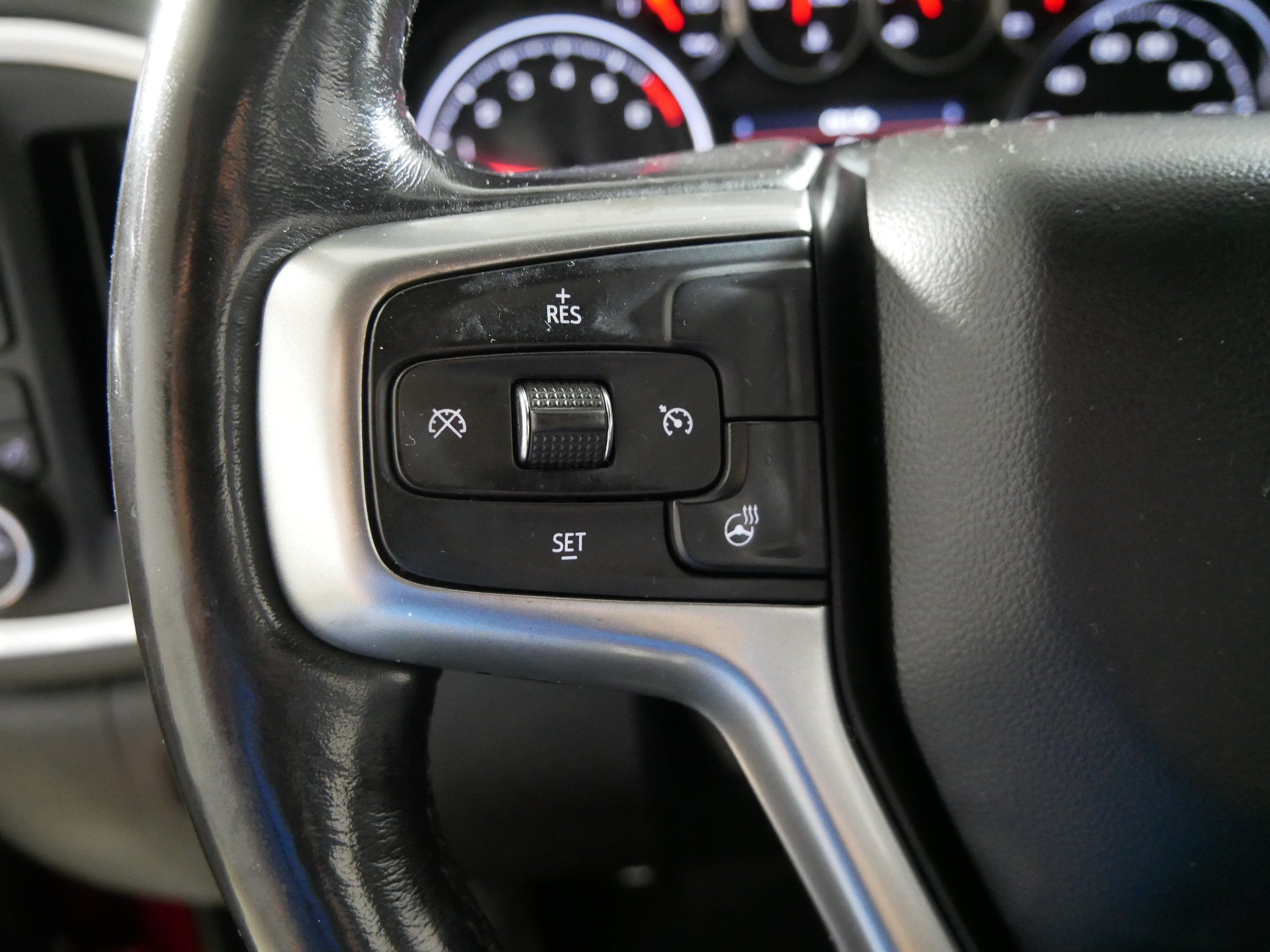 Used 2019 CAJUN RED TINTCOAT Chevrolet LT image 27