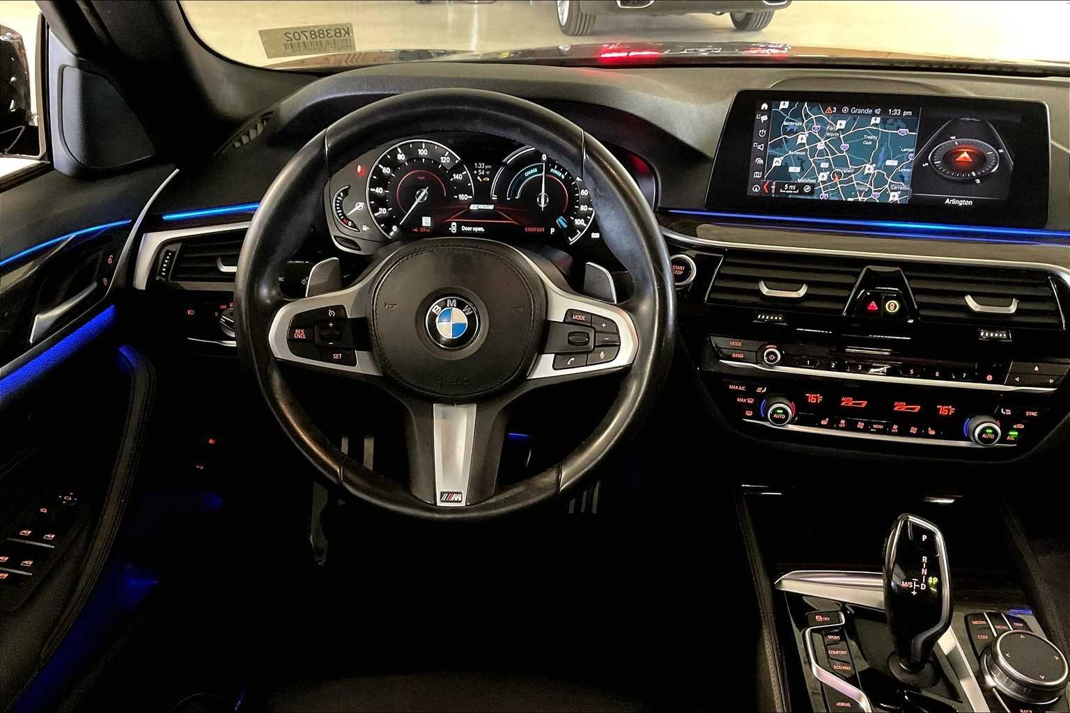 Used 2019 Black Sapphire Metallic BMW 530e iPerformance image 5