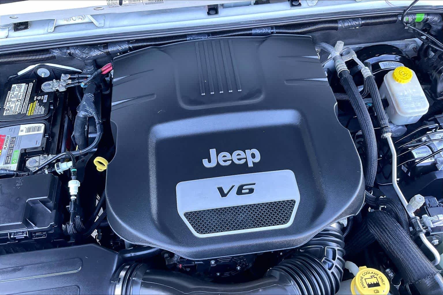 Used 2017 Bright White Clearcoat Jeep 75th Anniversary image 28