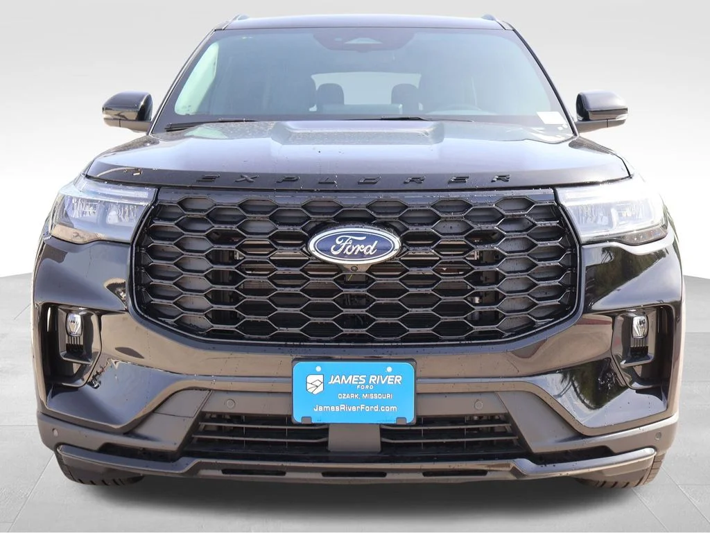 New 2026 Agate Black Metallic Ford ST-Line image 8