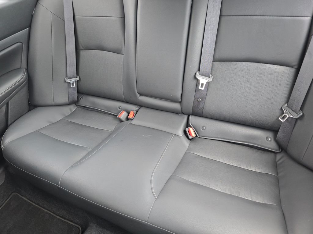Used 2020 White Nissan 2.5 Platinum image 20