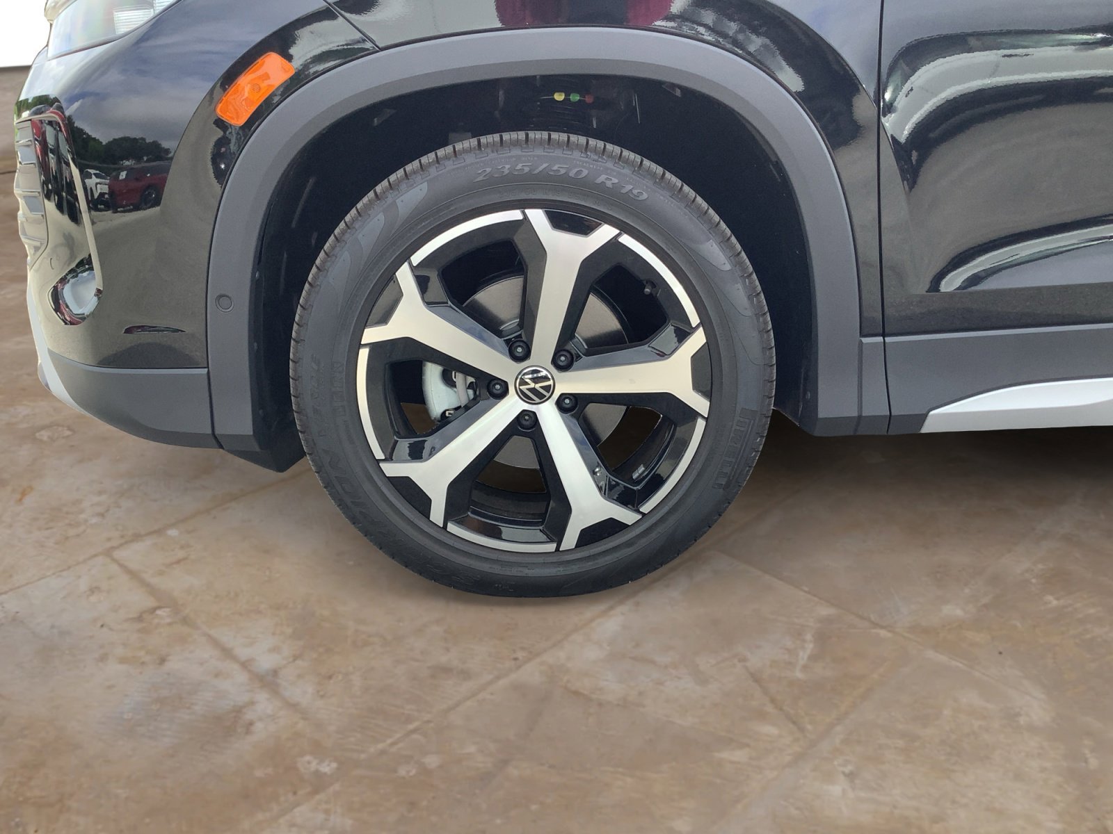New 2026 DEEP BLACK Volkswagen SE image 10