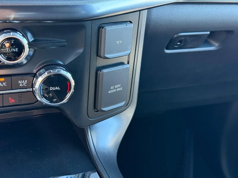 New 2026 Oxford White Ford LARIAT 4WD SuperCrew 5.5