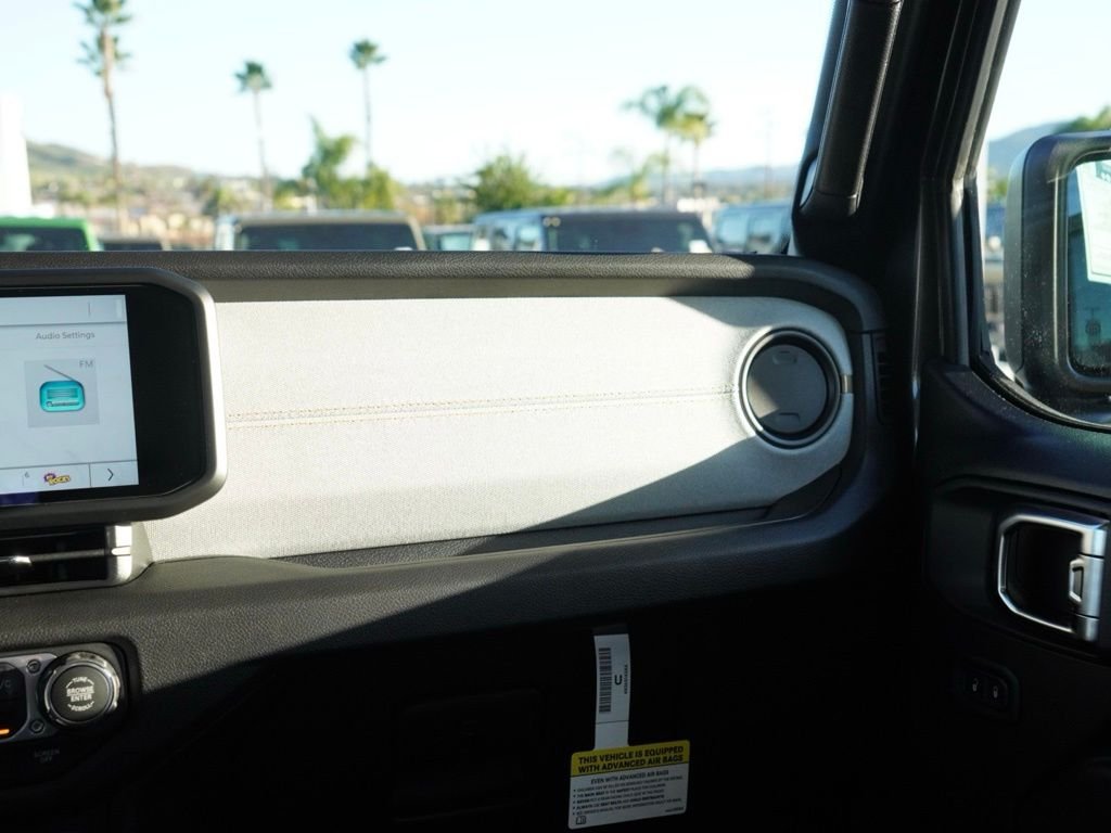 New 2026 Granite Crystal Metallic Clear-Coat Exterior Paint Jeep Willys image 22