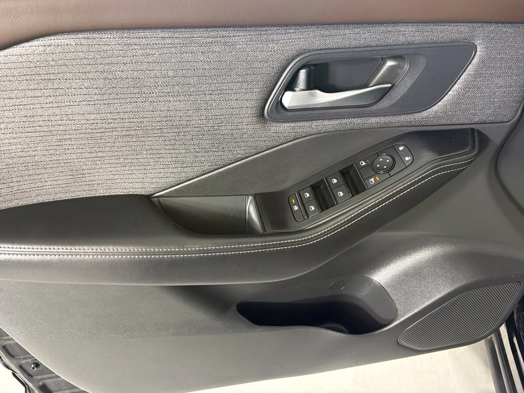 Used 2023 Black Nissan SV image 19