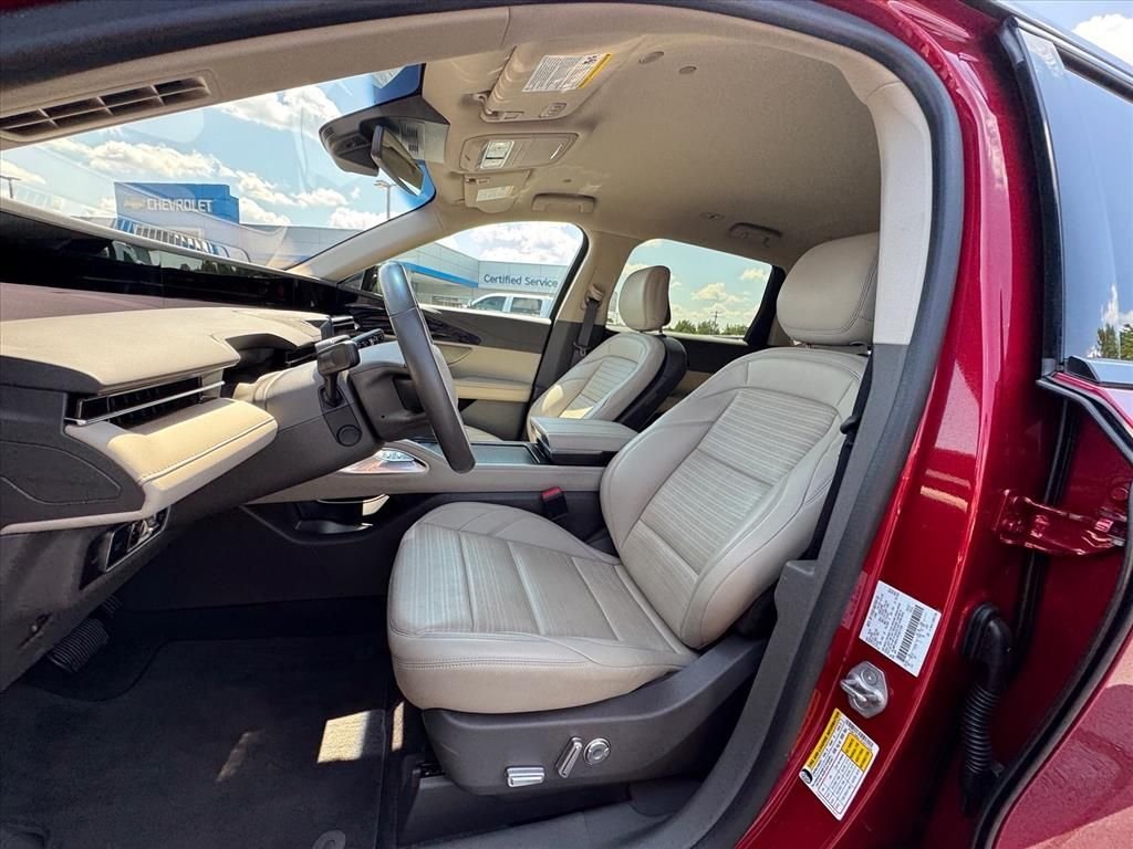 Used 2024 Red Lincoln Reserve image 16