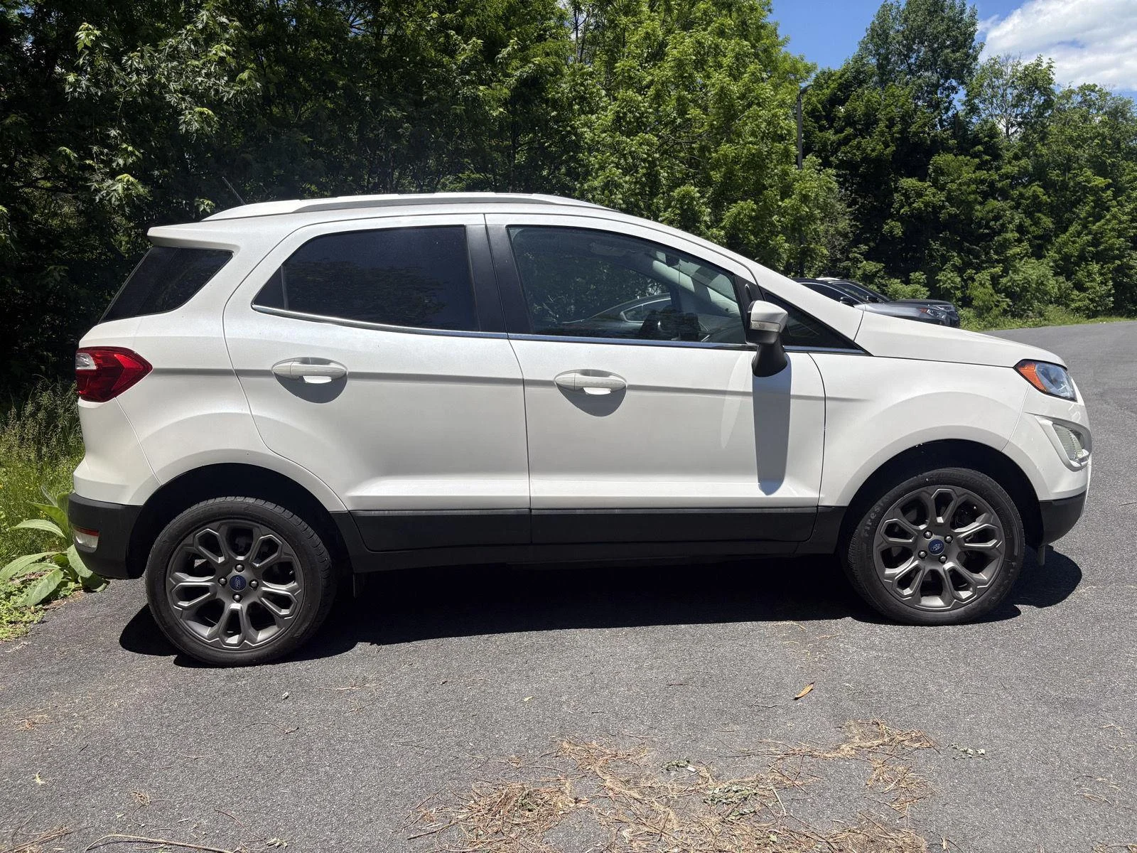 Used 2018 White Platinum Metallic Tri-Coat Ford Titanium image 10