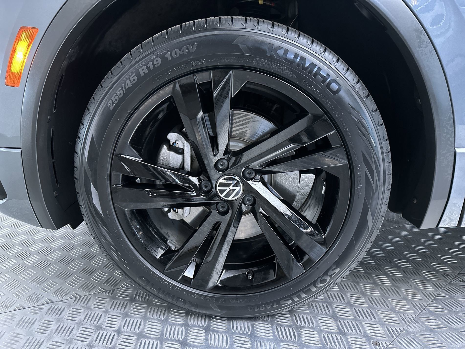 Used 2023 Gray Volkswagen SE R-Line Black image 26