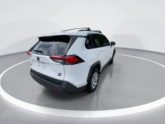 Used 2020 White Toyota LE image 8