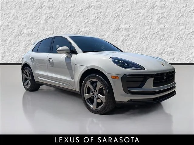 2023 Porsche Macan T's photo