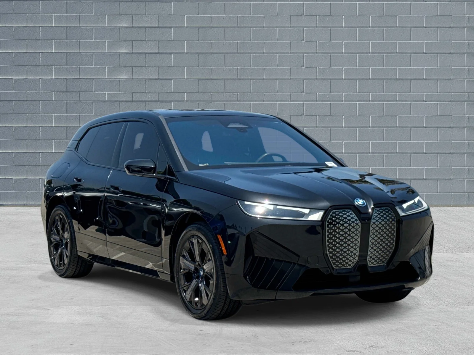 2024 BMW iX xDrive50's photo