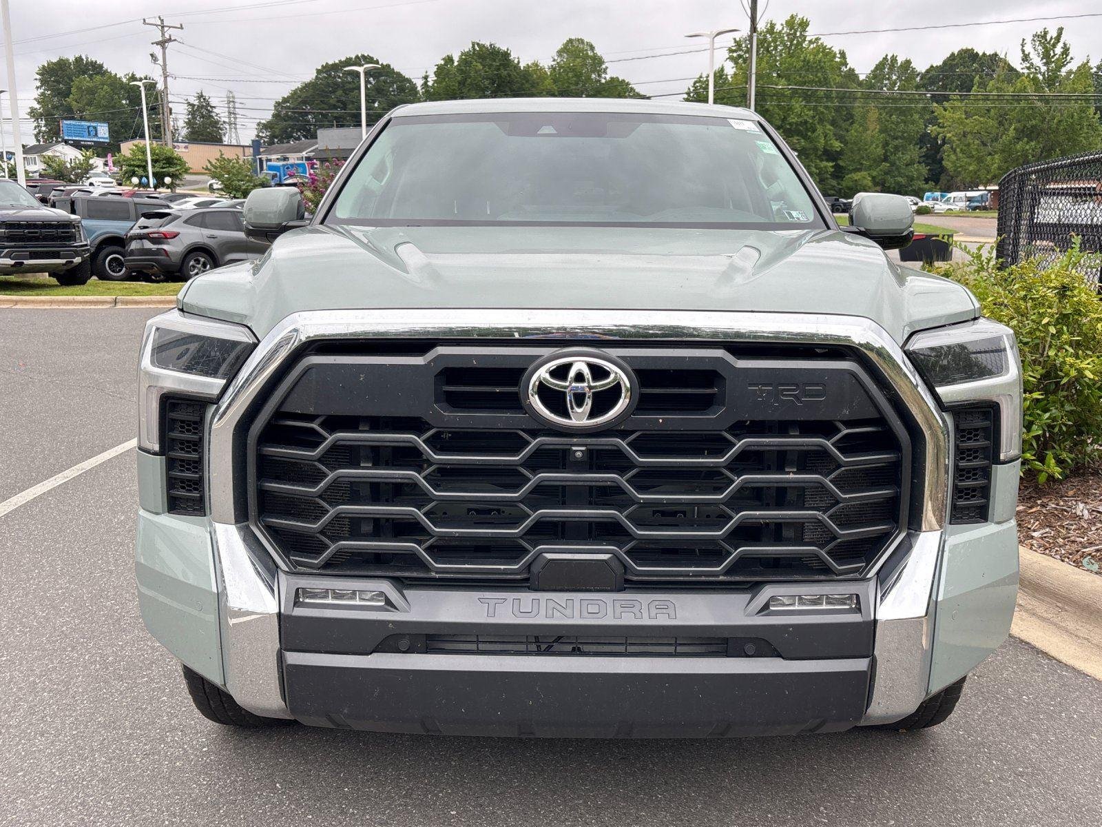 Used 2022 Lunar Rock Toyota SR5 image 8