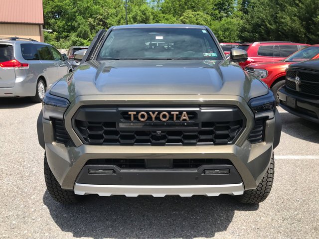 2026 Toyota Tacoma Trailhunter - Photo 3
