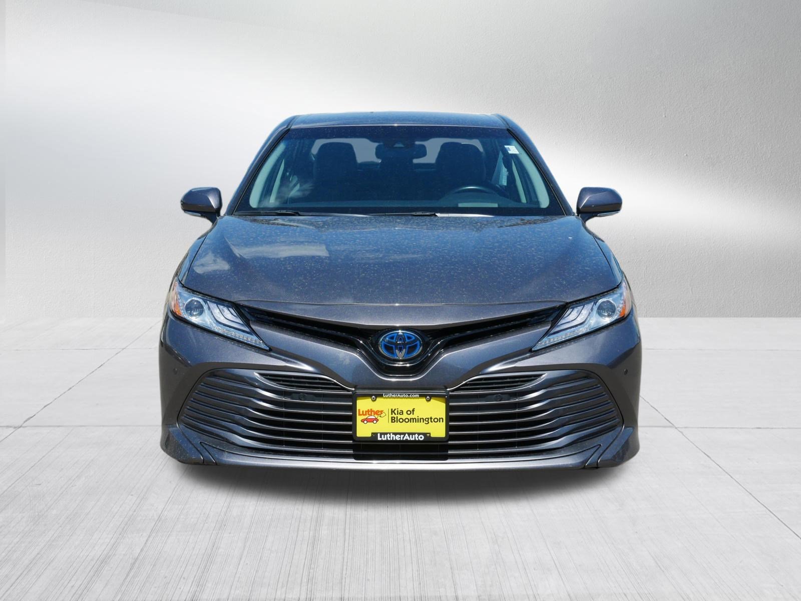 Used 2018 Toyota Camry XLE Hybrid with VIN 4T1B21HK0JU002853 for sale in Bloomington, Minnesota