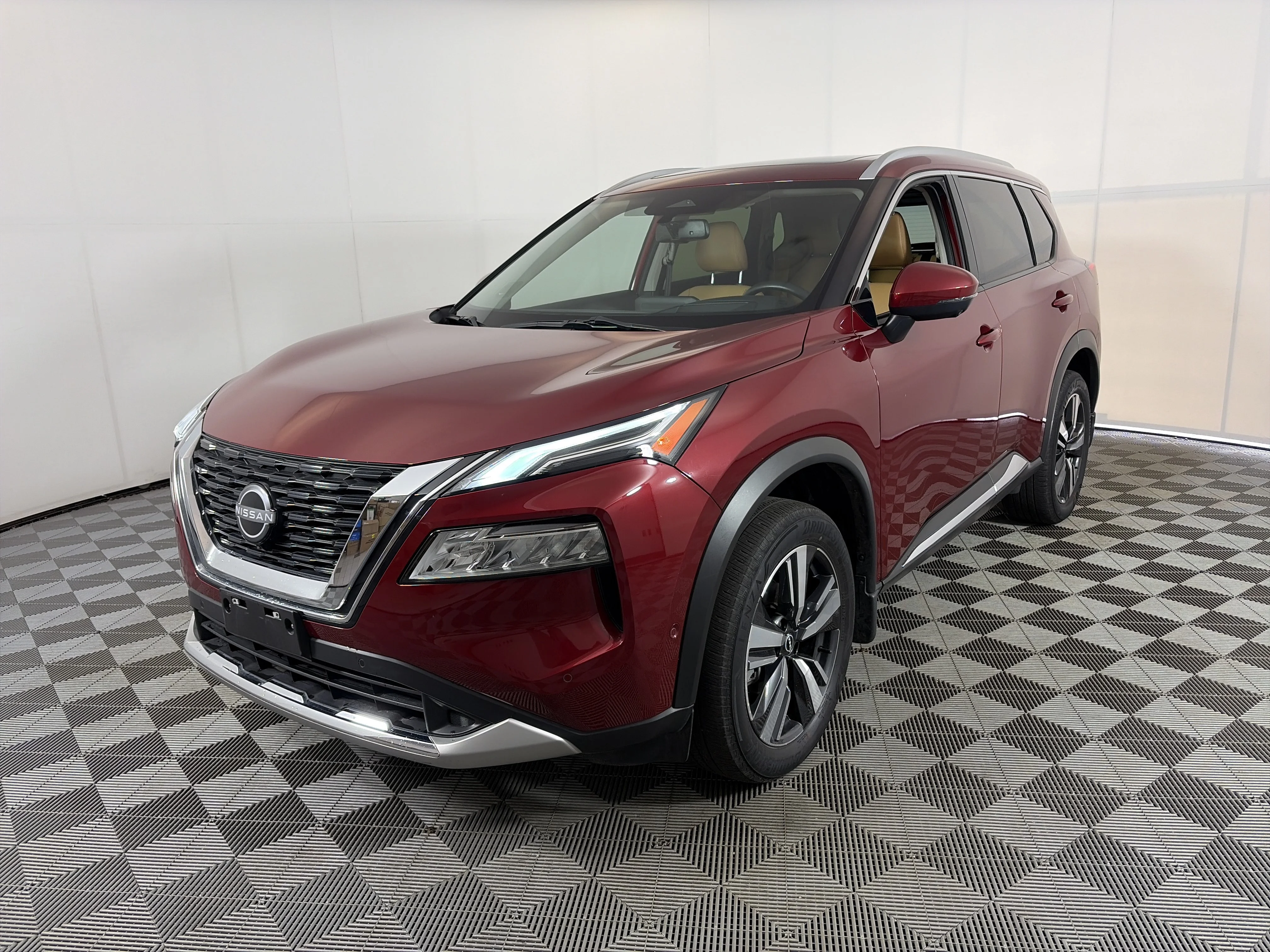 Used 2023 Scarlet Ember Tintcoat Nissan Platinum image 2