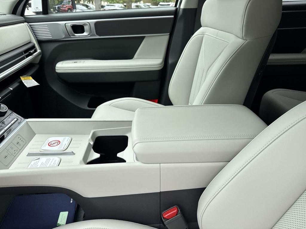 New 2026 White Hyundai SEL FWD image 22