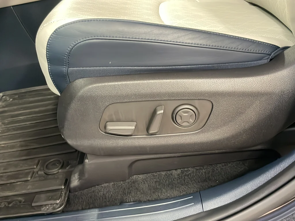 Used 2025 Gray Kia SX image 18