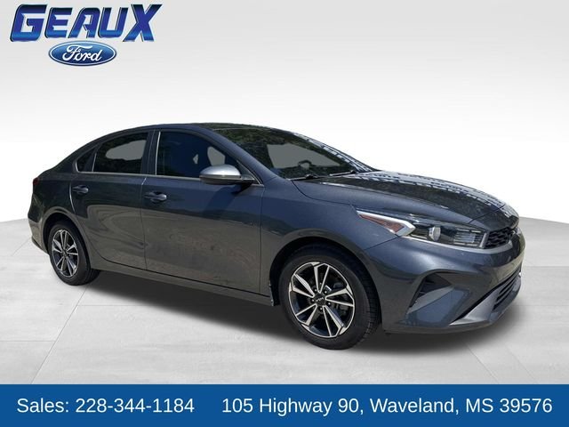 2023 Kia Forte LXS AT's photo
