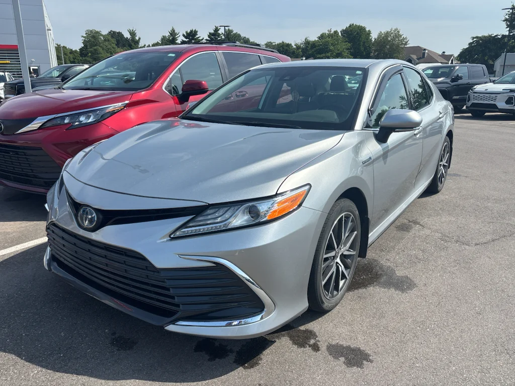 Certified Used 2021 Silver Toyota XLE image 3