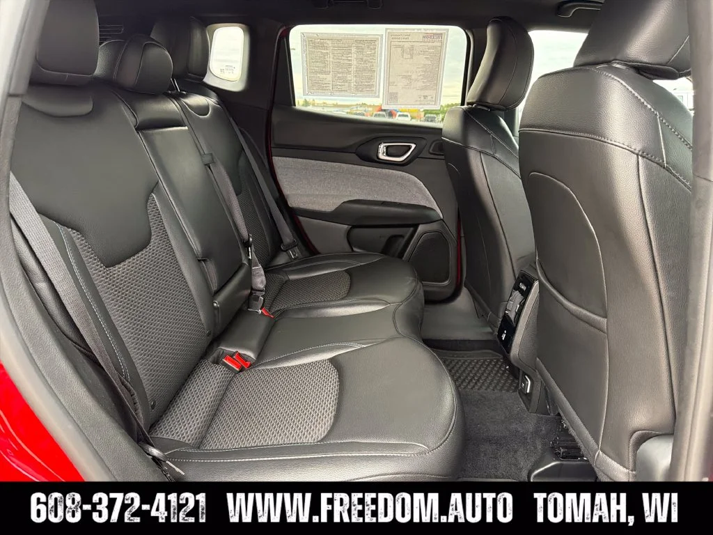 Used 2025 Red Jeep Latitude image 32