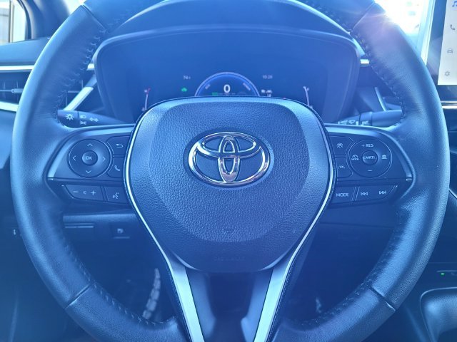 Used 2025 White Toyota SE image 26