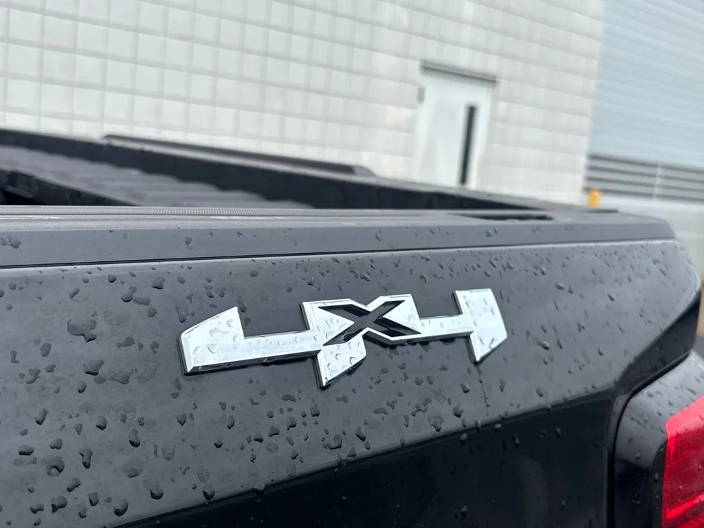 Used 2025 Black GMC SLT image 38