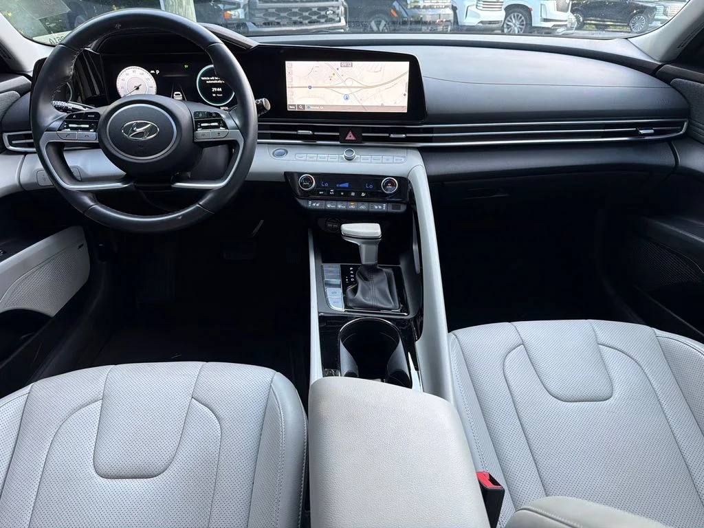 Used 2023 White Hyundai Limited image 22