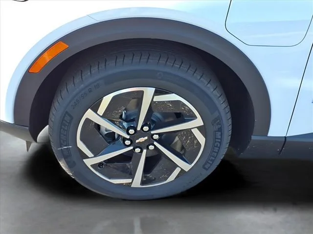 New 2026 Summit White Chevrolet LT image 21