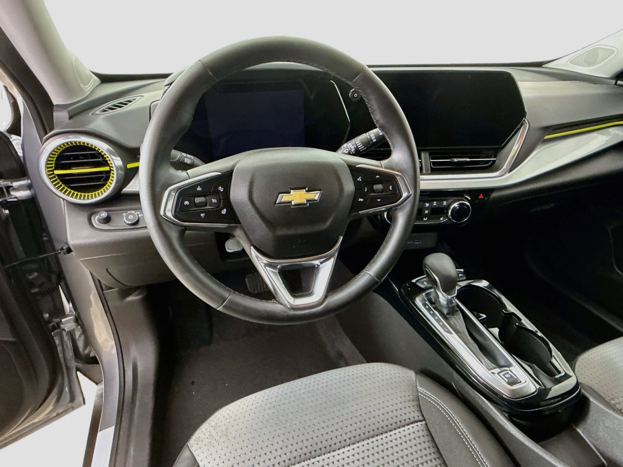 Used 2025 Sterling Gray Metallic Chevrolet LT image 13