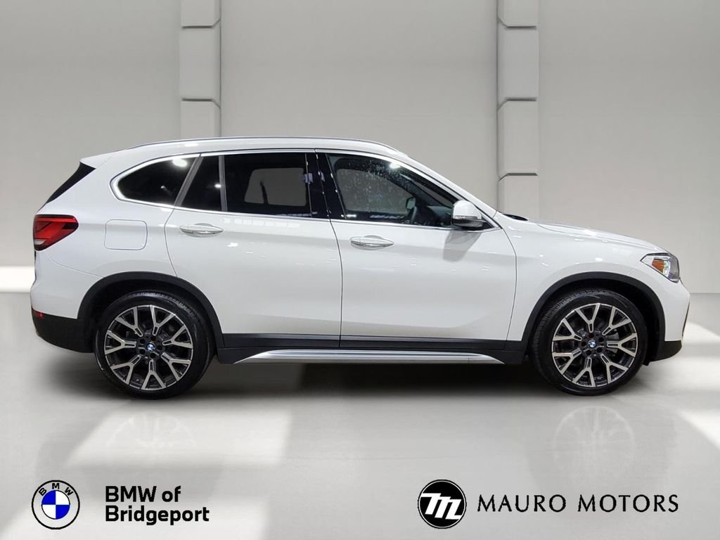 Used 2022 White BMW xDrive28i image 2