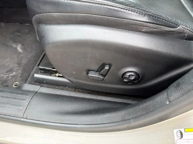 Used 2020 Beige Jeep Latitude Plus image 11