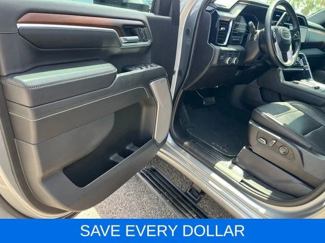 Used 2025 Silver GMC Denali image 19