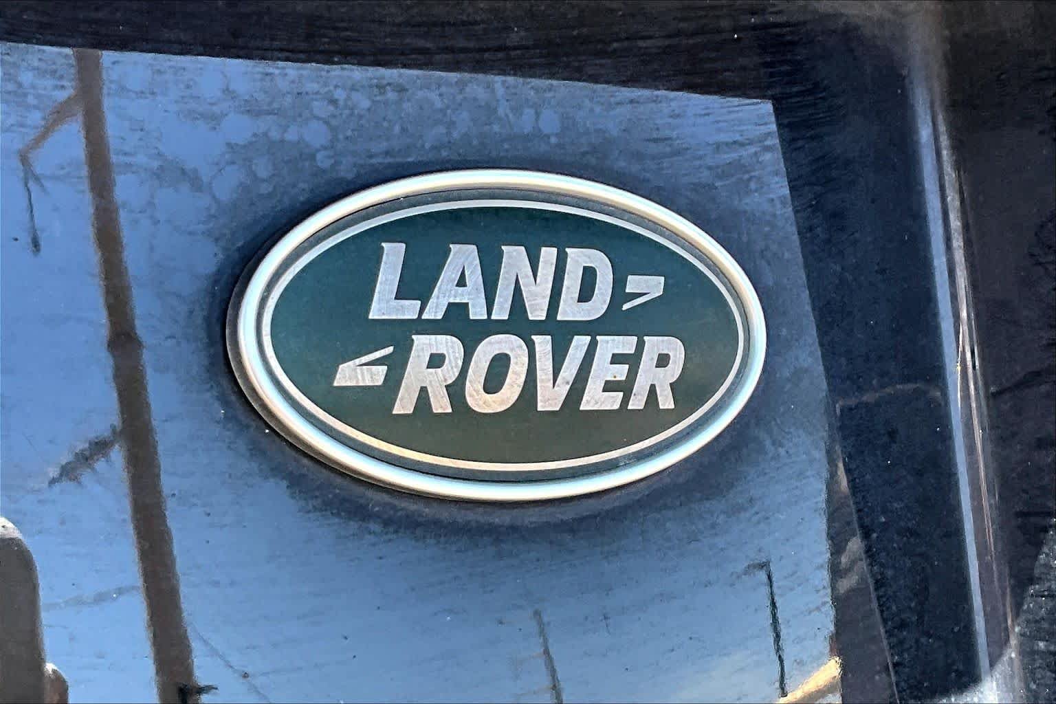 Used 2019 Santorini Black Metallic Land Rover HSE Luxury image 30