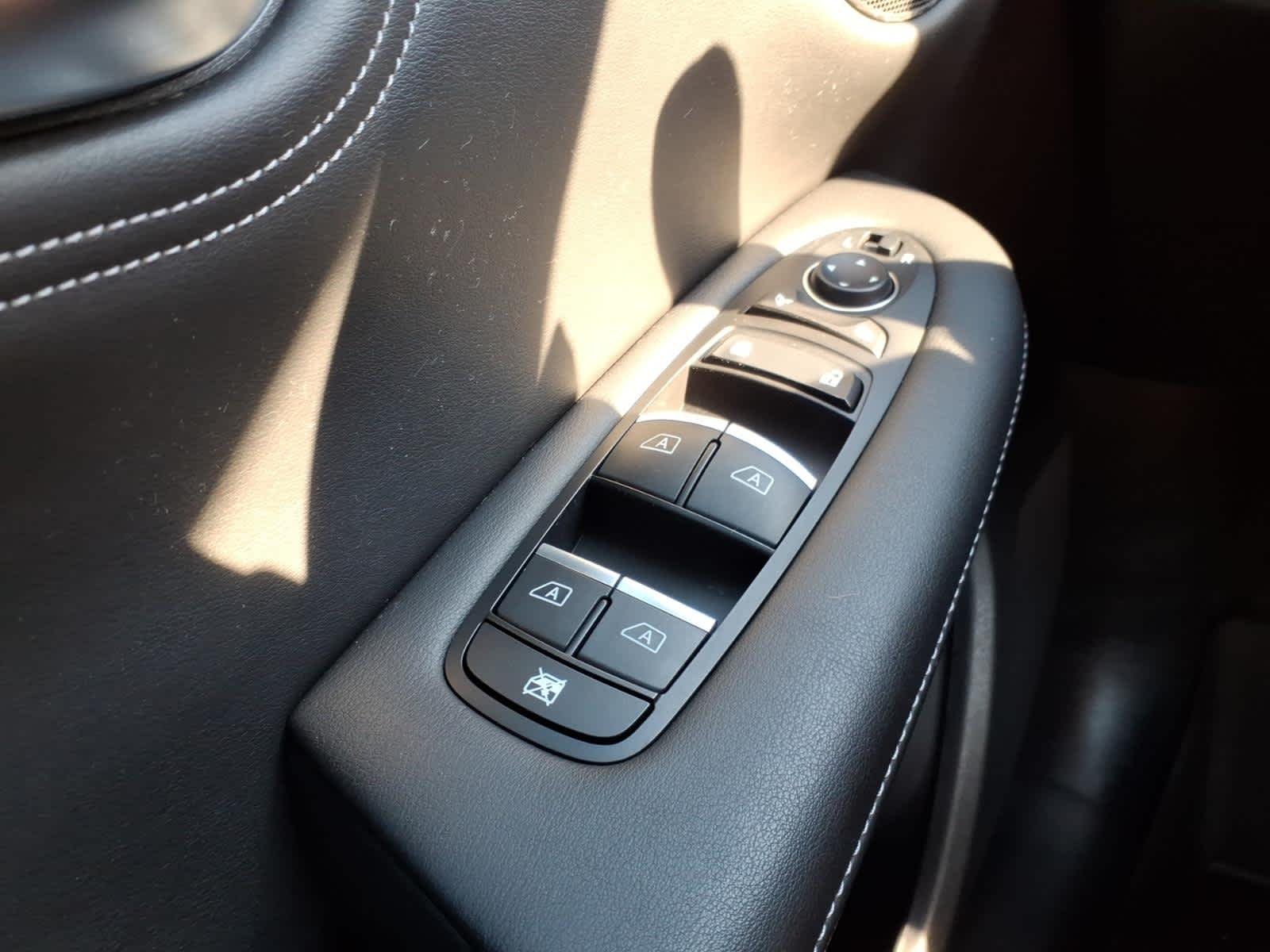Used 2023 Slate Gray INFINITI LUXE image 21