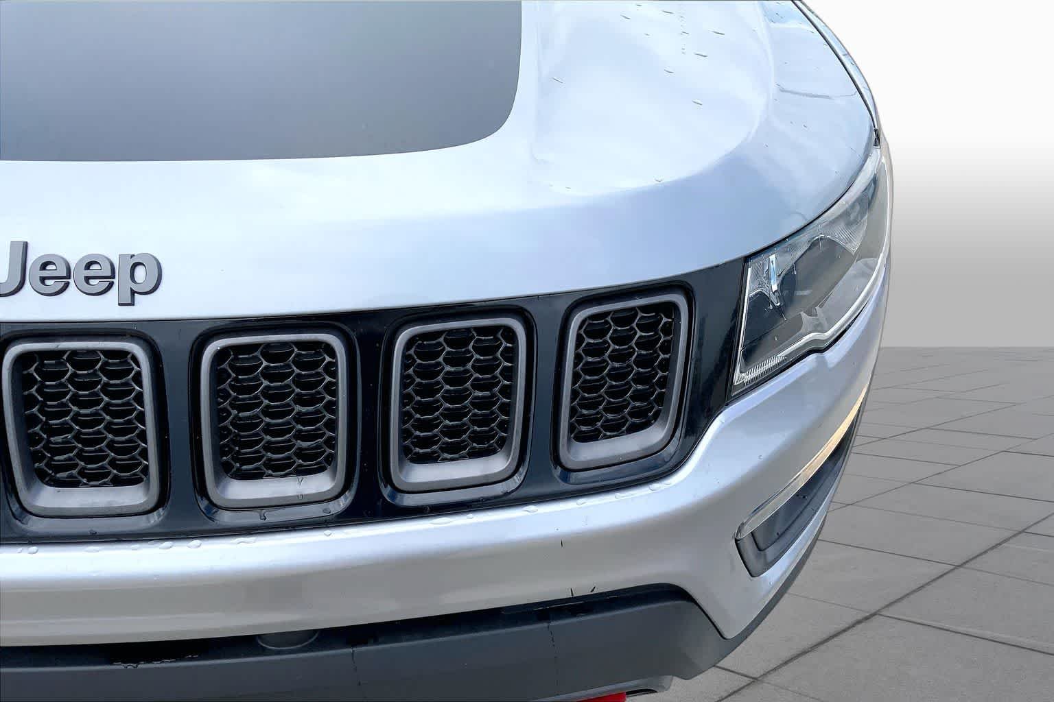 Used 2021 Billet Silver Metallic Clearcoat Jeep Trailhawk image 29