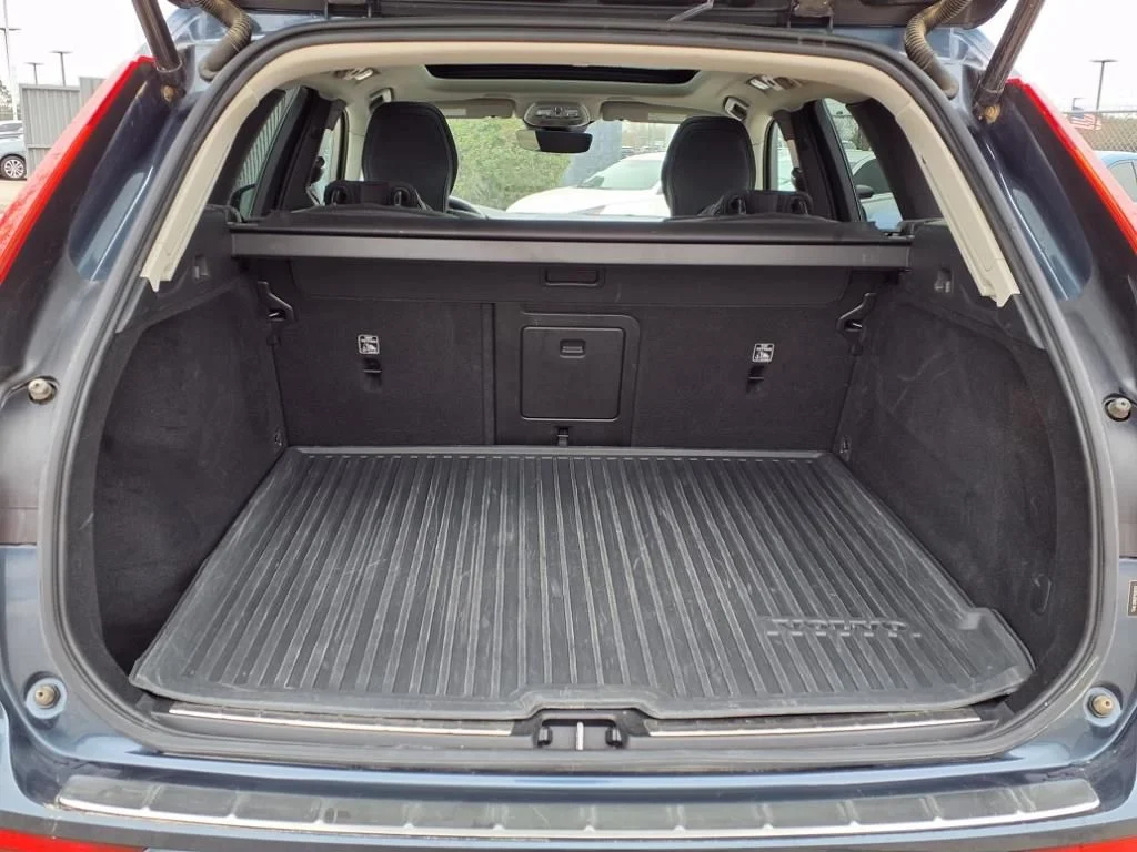 2023 Volvo XC60 Plus - Photo 14