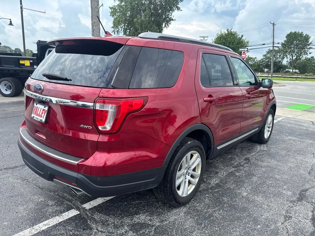 Used 2018 Red Ford XLT image 3