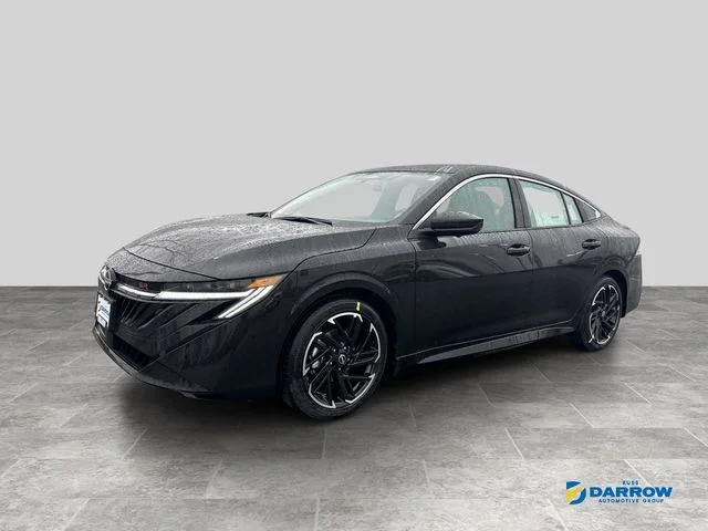 2026 Nissan Sentra SR CVT's photo